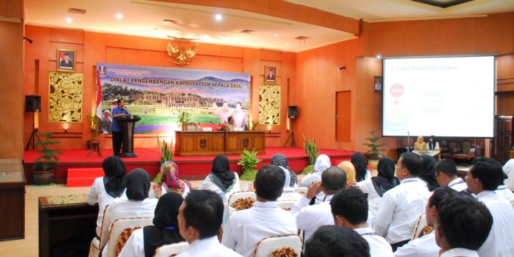 Gus Ipul : Perkuat Peran Kades