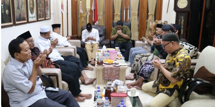 Diskusi Mendalam di Kediaman Gus Raden Arya Pradana, Kotagede