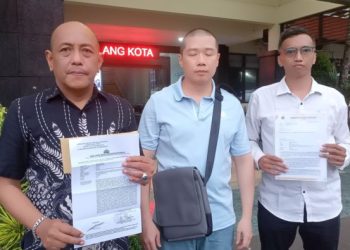 Kuasa Hukum Djoko Tritjahjana, SE, SH, MH (kiri), Joko Wahyono (tengah) dan Kuasa Hukum Maliki, SHI, MH.