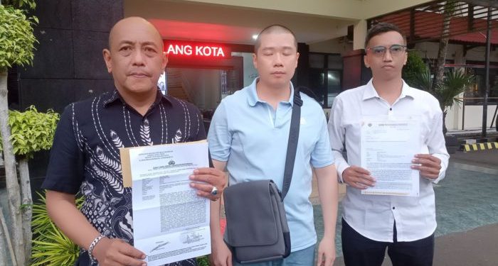 Kuasa Hukum Djoko Tritjahjana, SE, SH, MH (kiri), Joko Wahyono (tengah) dan Kuasa Hukum Maliki, SHI, MH.