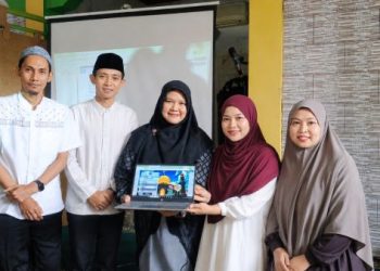 Unira Malang Serahkan ISYARA, Media pembelajaran untuk Anak Tuli