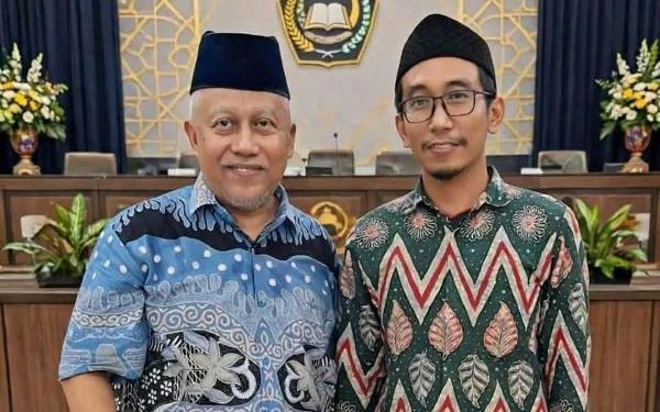 Ka-Ki: Imam Khambali, Mahasiswa MPAI UNIRA Malang dan Aries Musnandar, Dosen MPAI UNIRA Malang