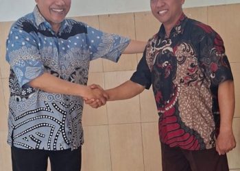 Ka-Ki: Samsul Arifin, S.Pd.I. (Guru PAI SDN Tenggilisrejo, Gondangwetan, Pasuruan dan Mahasiswa MPAI Pascasarjana UNIRA Malang), Dr. Aries Musnandar (Dosen MPAI Pascasarjana UNIRA Malang)